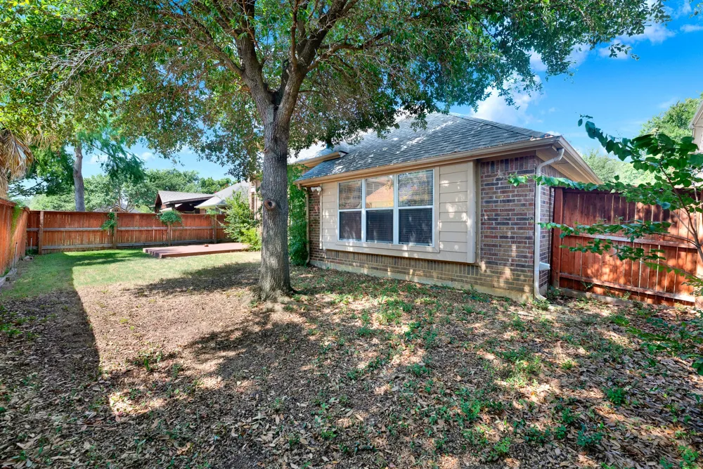 8120 Holliday Road Lantana, TX 76226