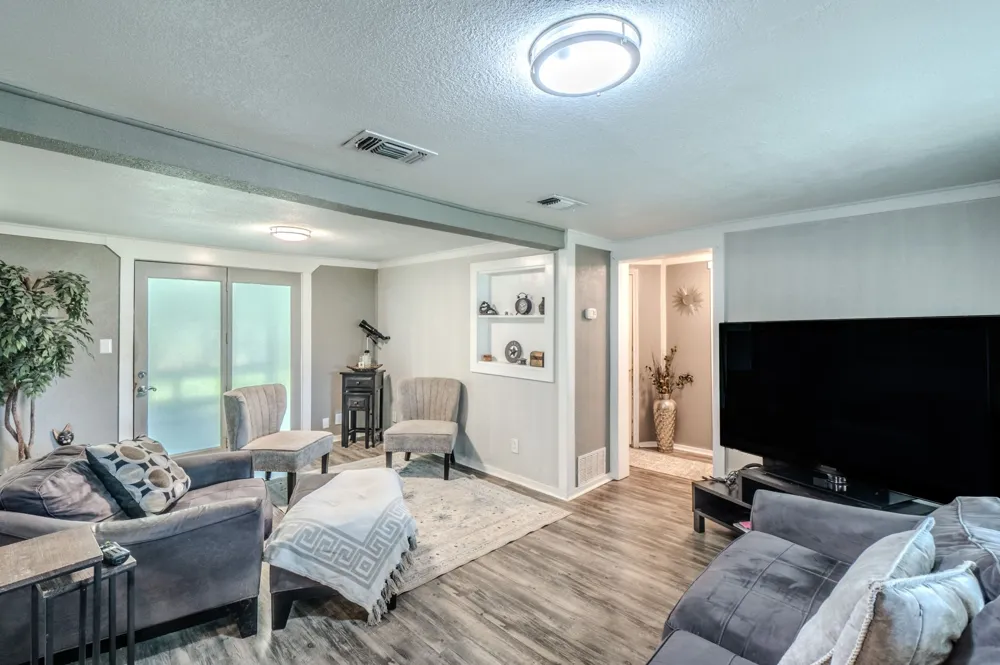 6017 E Hwy 67 Alvarado, TX 76009