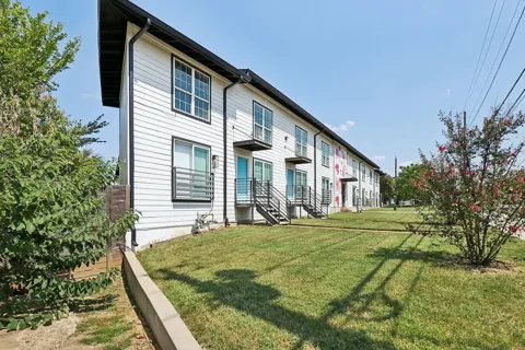 321 E 8th Street #116