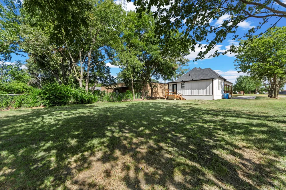 400 W Morgan Street Denison, TX 75020