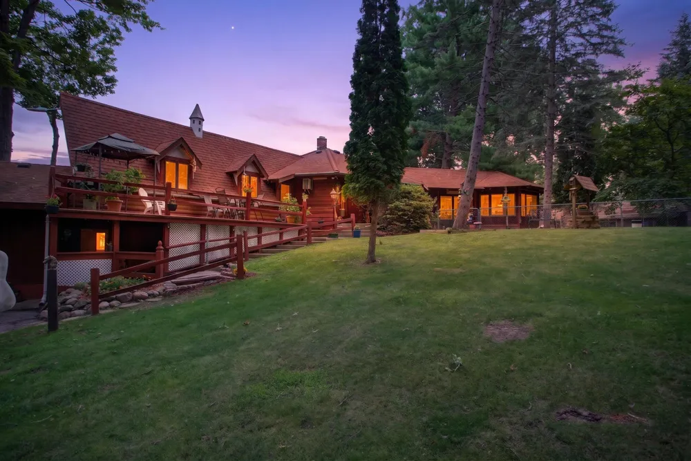 1916 Ackerson Lake Road Jackson, MI 49201