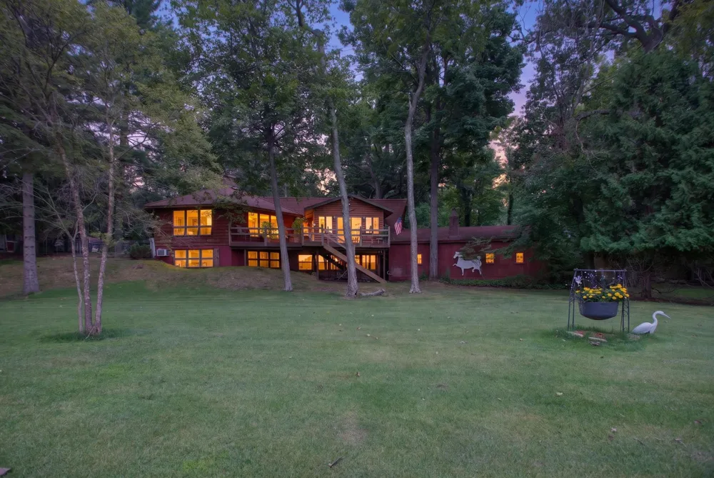 1916 Ackerson Lake Road Jackson, MI 49201
