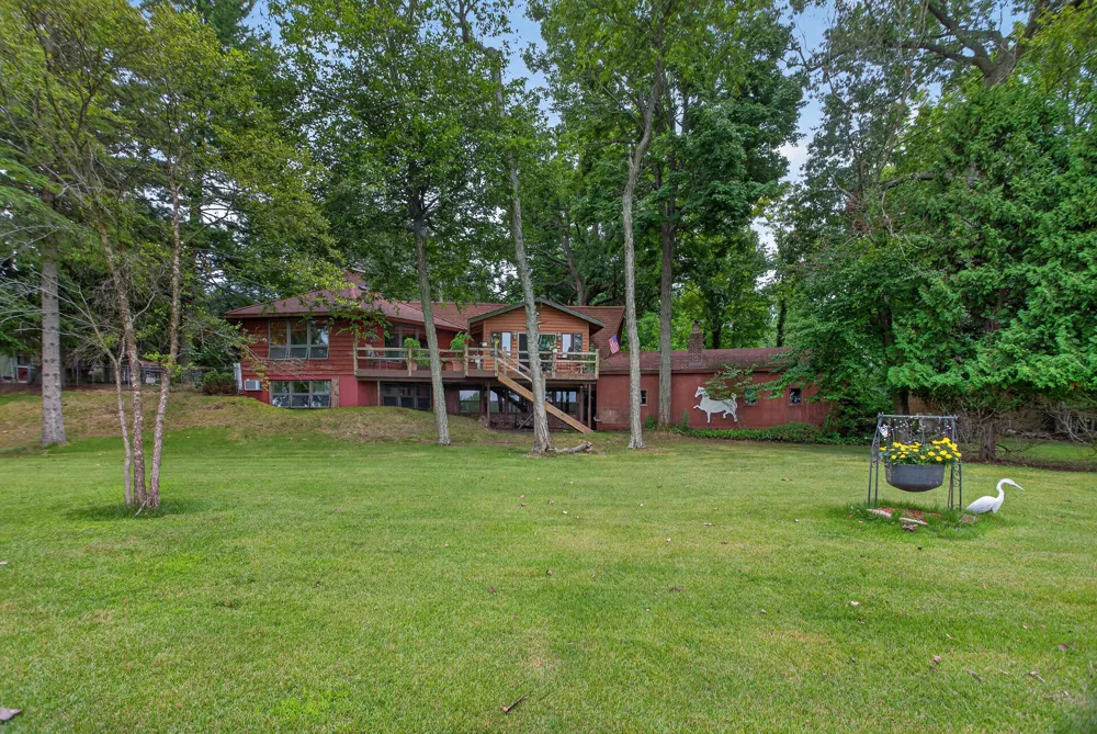 1916 Ackerson Lake Road Jackson, MI 49201