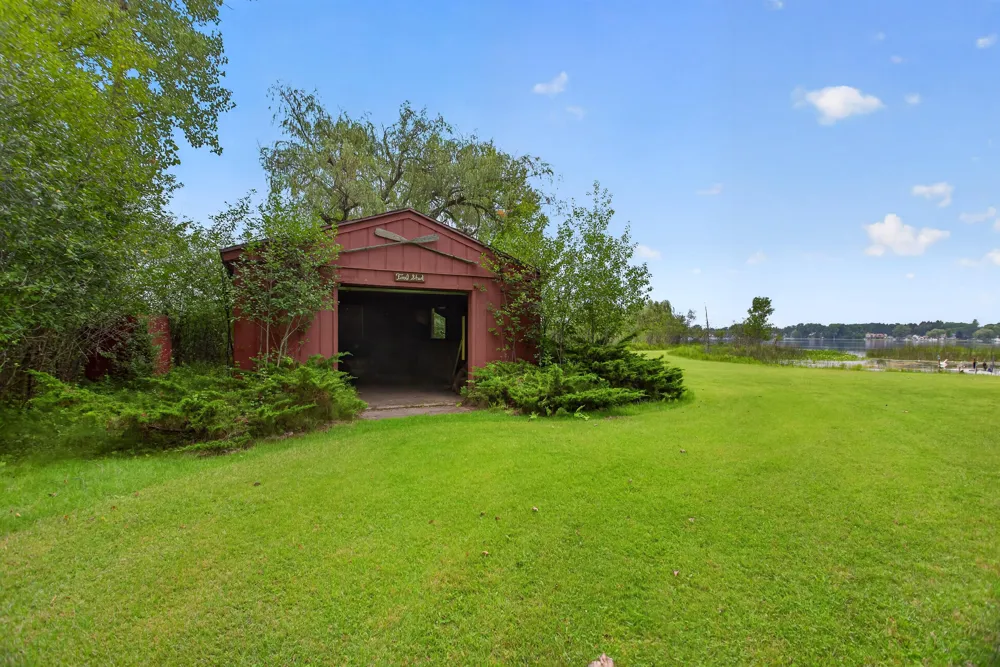1916 Ackerson Lake Road Jackson, MI 49201