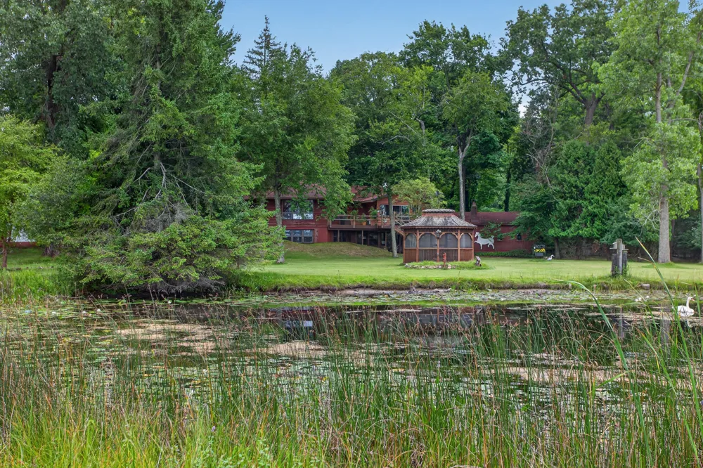 1916 Ackerson Lake Road Jackson, MI 49201