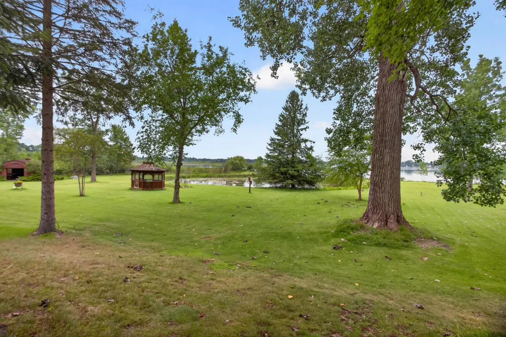 1916 Ackerson Lake Road Jackson, MI 49201