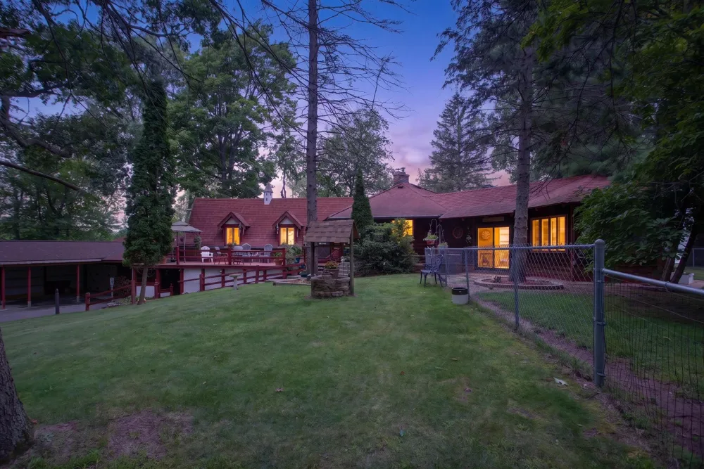 1916 Ackerson Lake Road Jackson, MI 49201