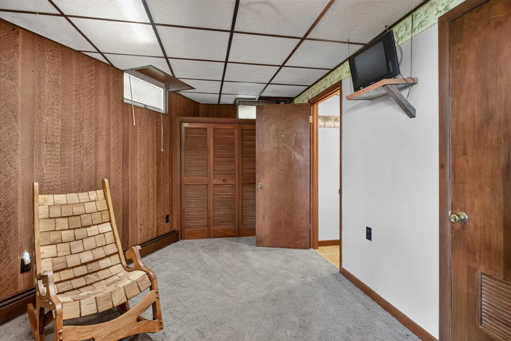 1916 Ackerson Lake Road Jackson, MI 49201