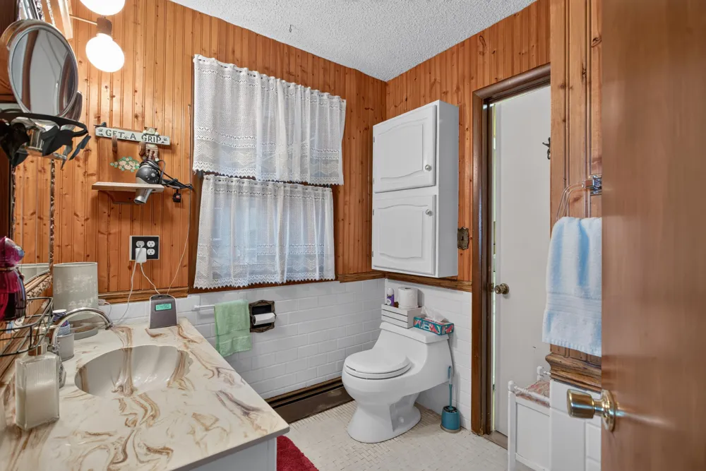 1916 Ackerson Lake Road Jackson, MI 49201