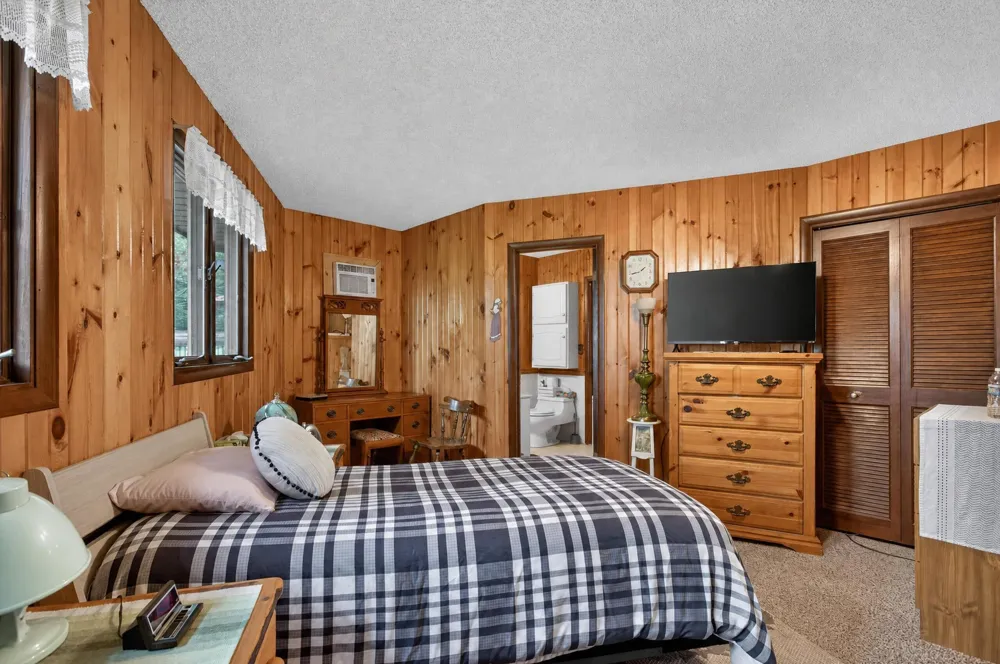 1916 Ackerson Lake Road Jackson, MI 49201