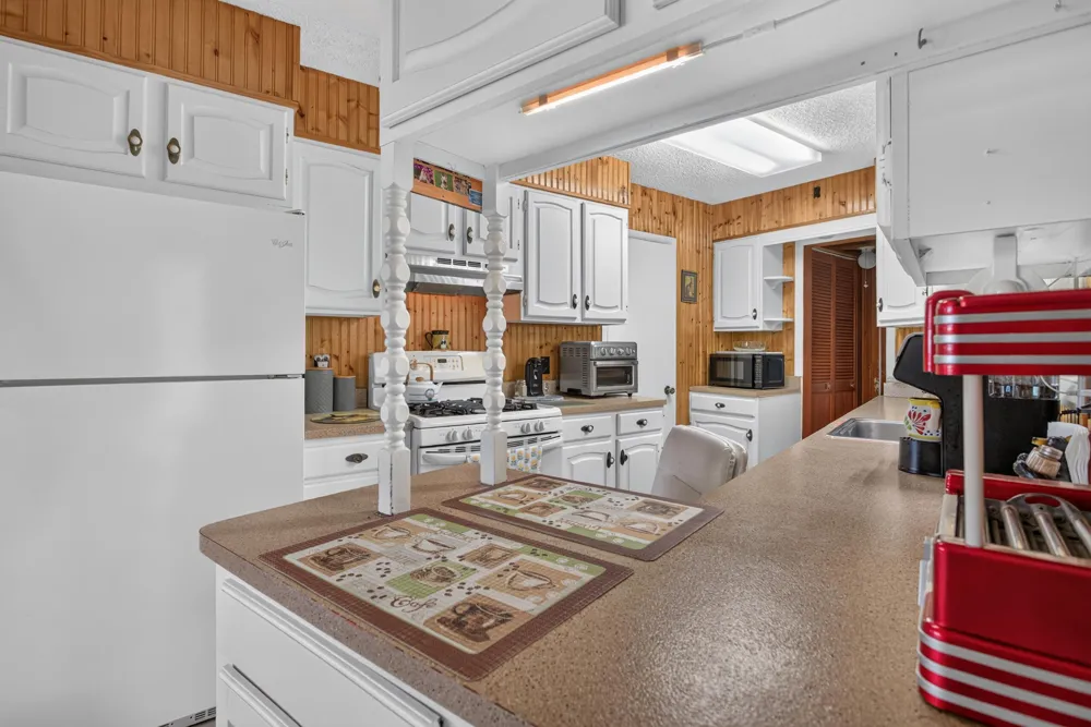 1916 Ackerson Lake Road Jackson, MI 49201