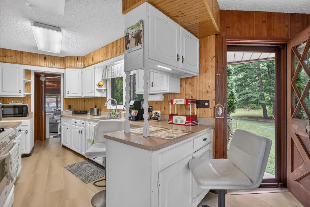 1916 Ackerson Lake Road Jackson, MI 49201