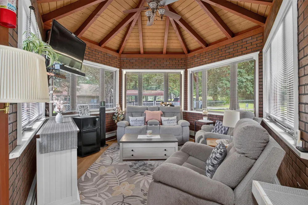 1916 Ackerson Lake Road Jackson, MI 49201