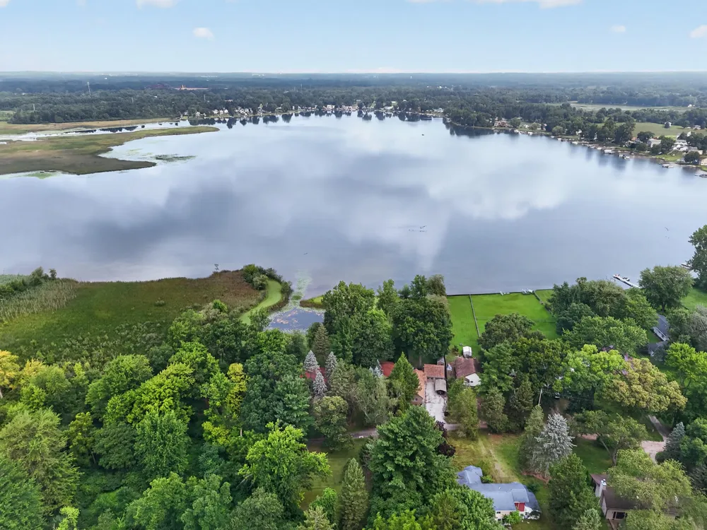 1916 Ackerson Lake Road Jackson, MI 49201