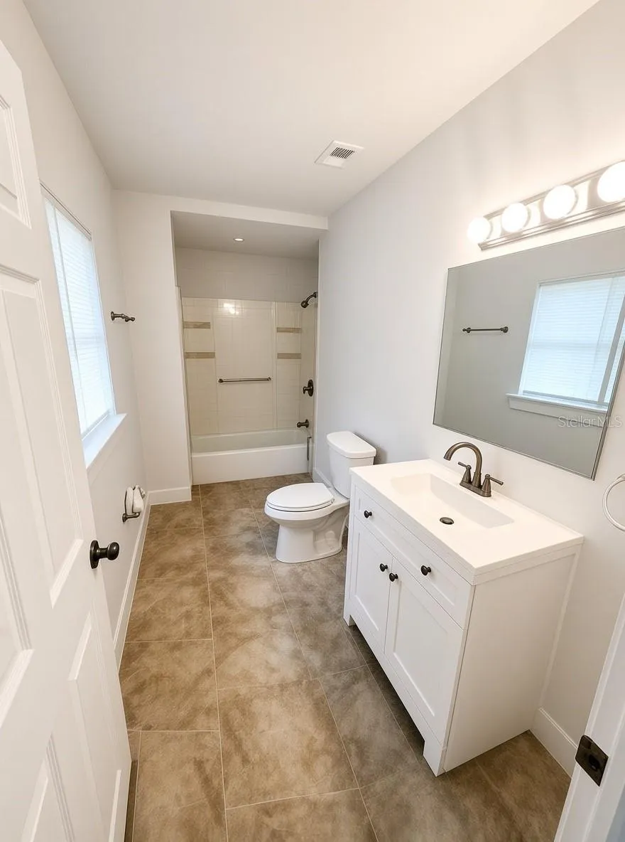 1125 13TH AVENUE S St Petersburg, FL 33705