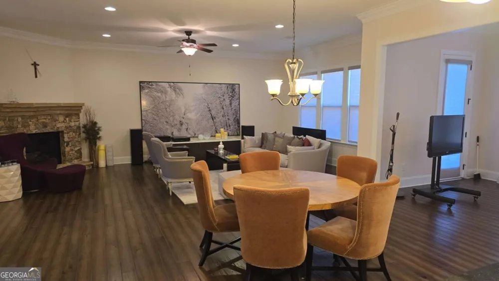 112 Austin DR Sandy Springs, GA 30328