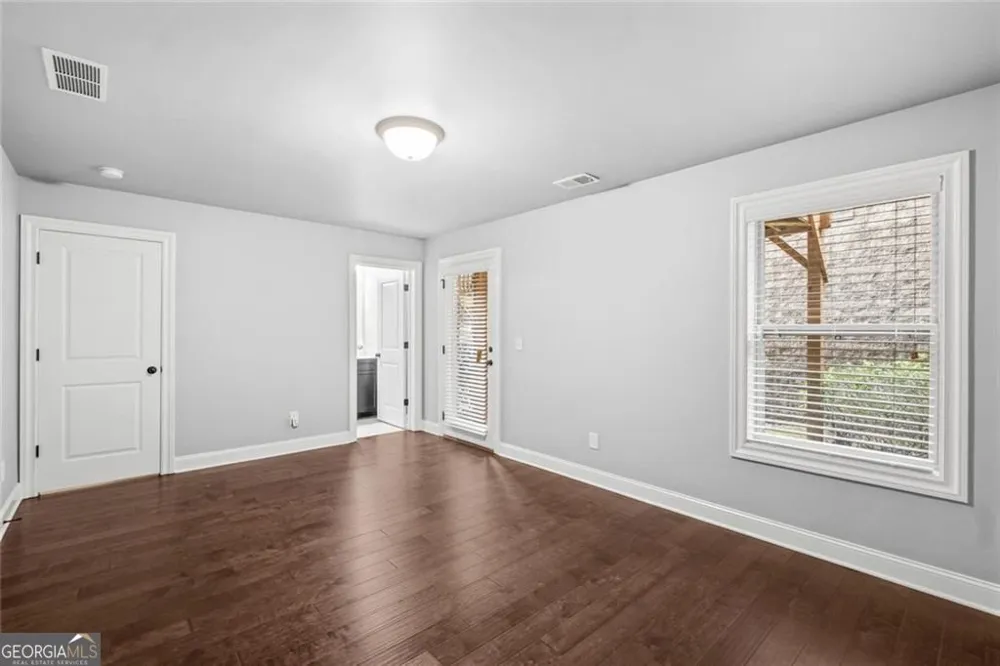 1044 Township SQ Alpharetta, GA 30022