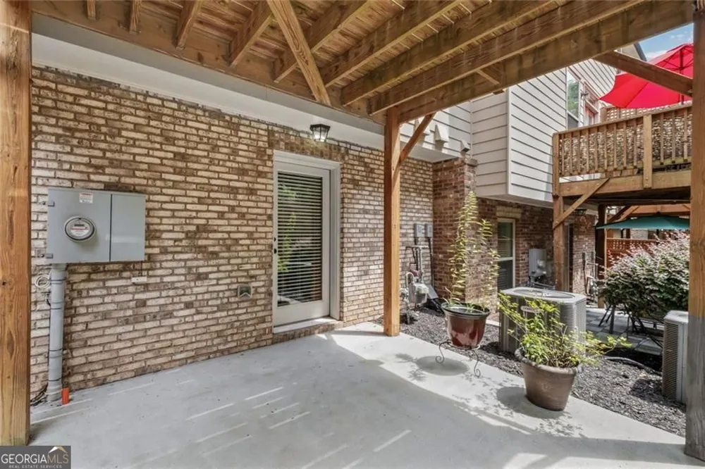 1044 Township SQ Alpharetta, GA 30022