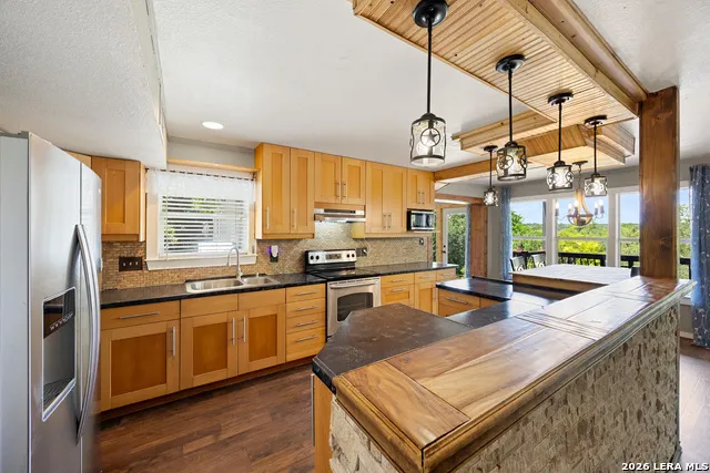 707 APPALOOSA DR Fischer, TX 78623