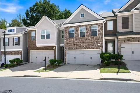 5825 Radford Loop
