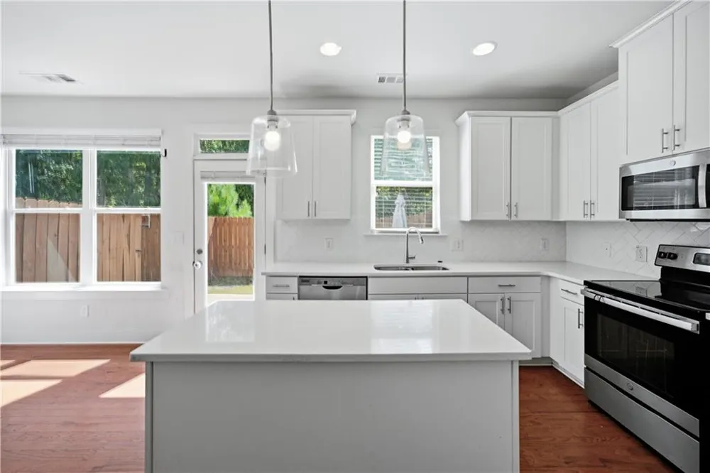 5825 Radford Loop Fairburn, GA 30213