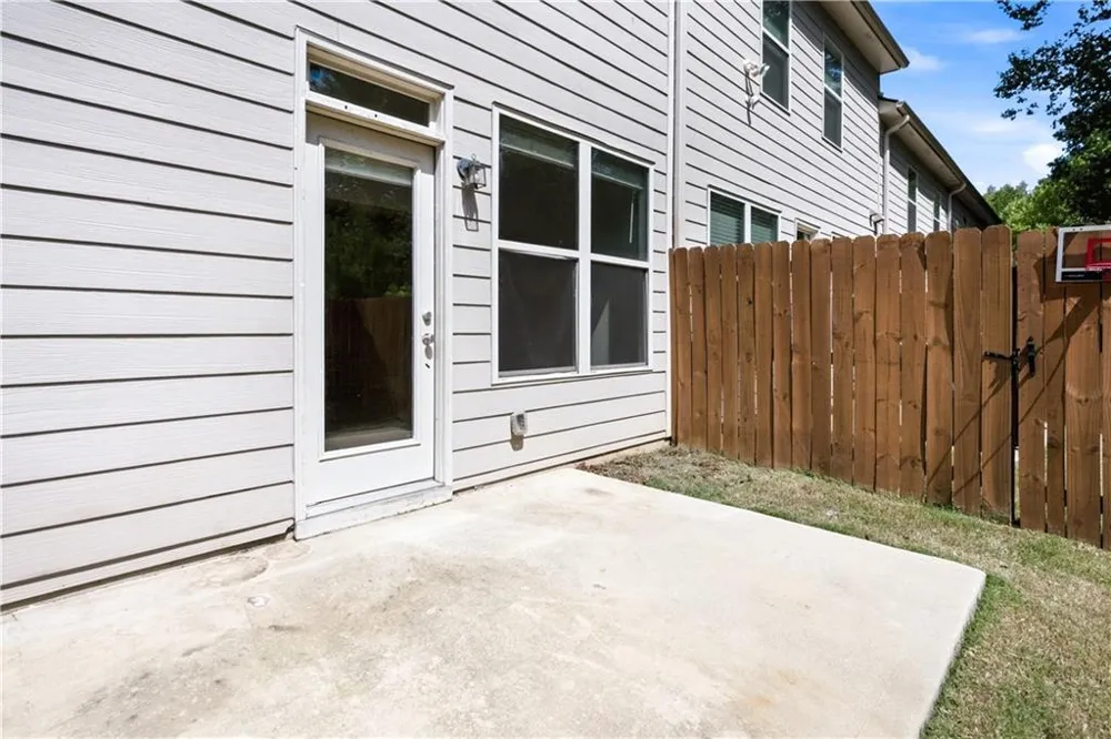5825 Radford Loop Fairburn, GA 30213