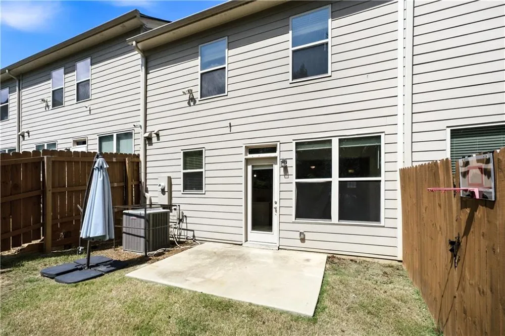 5825 Radford Loop Fairburn, GA 30213