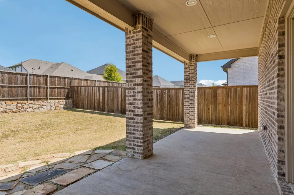 395 Waters Ridge Drive Lavon, TX 75166