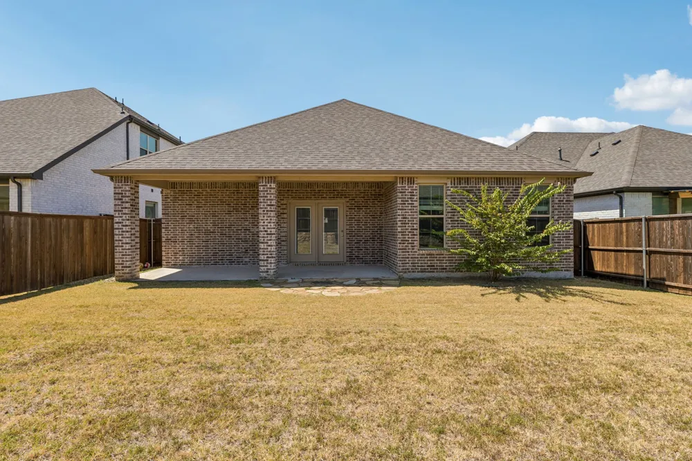 395 Waters Ridge Drive Lavon, TX 75166