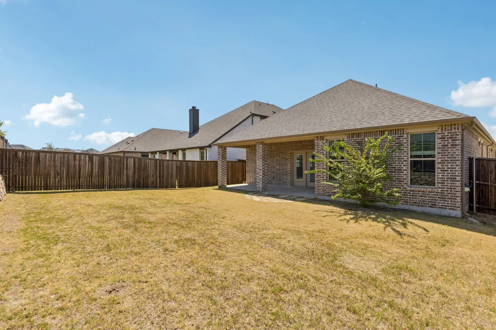 395 Waters Ridge Drive Lavon, TX 75166
