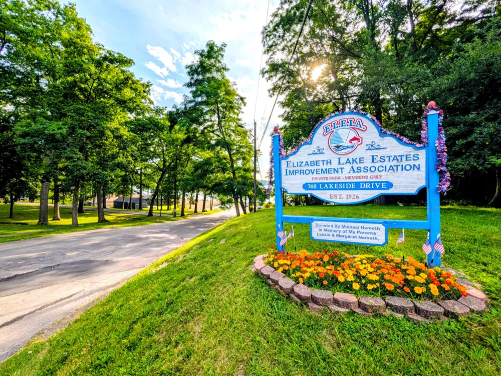 3918 Mapleleaf Road Waterford, MI 48328