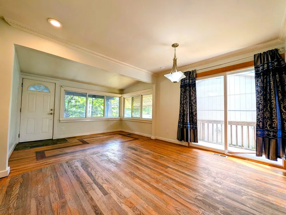 3918 Mapleleaf Road Waterford, MI 48328