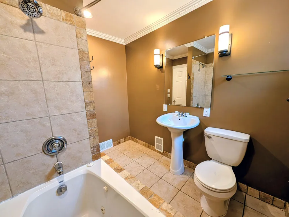 3918 Mapleleaf Road Waterford, MI 48328