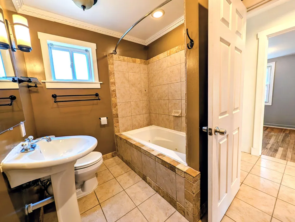 3918 Mapleleaf Road Waterford, MI 48328