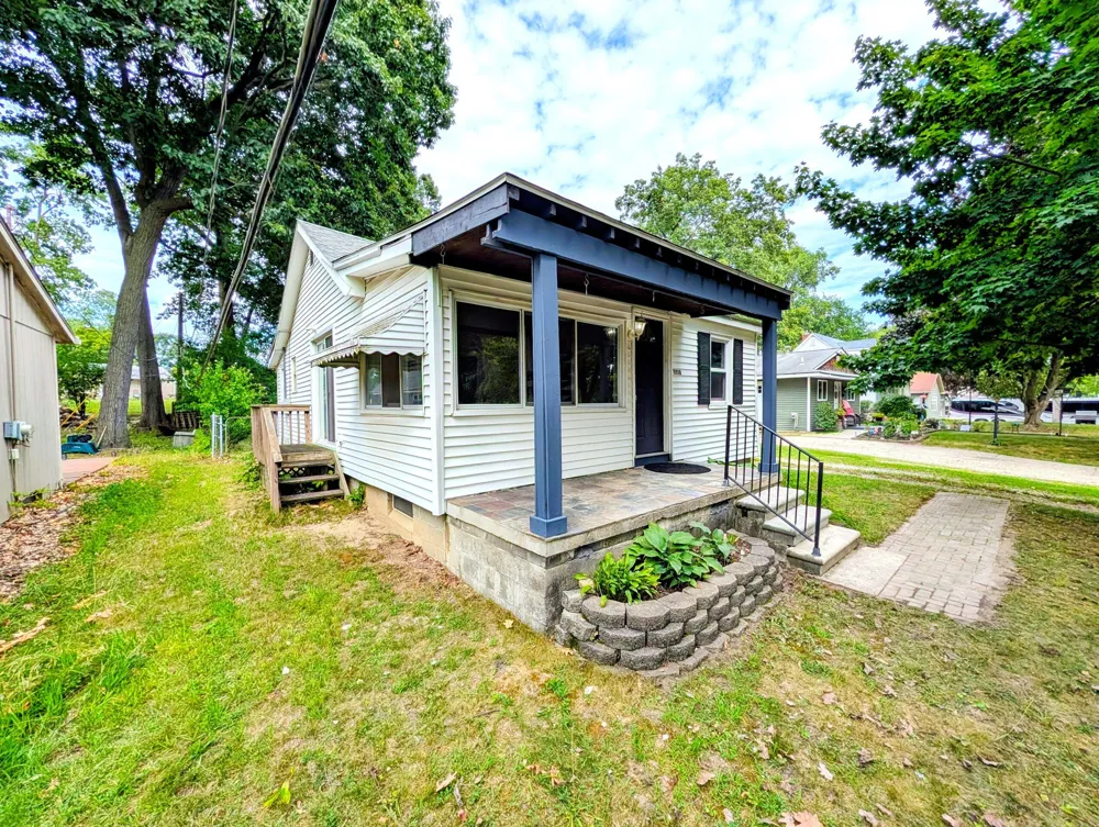 3918 Mapleleaf Road Waterford, MI 48328