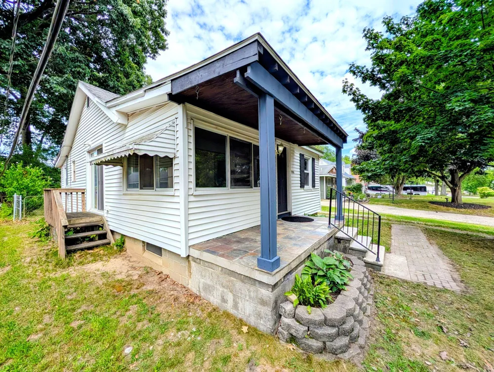 3918 Mapleleaf Road Waterford, MI 48328