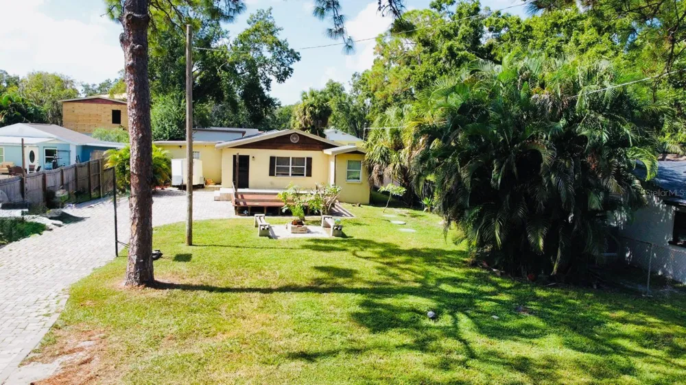 10004 MEMORIAL HIGHWAY Tampa, FL 33615