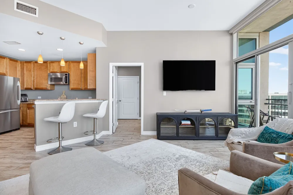 500 Throckmorton Street #2202 Fort Worth, TX 76102