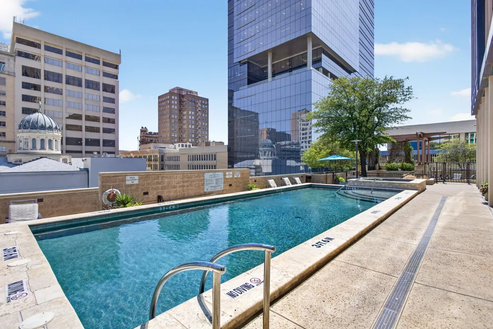 500 Throckmorton Street #2202 Fort Worth, TX 76102