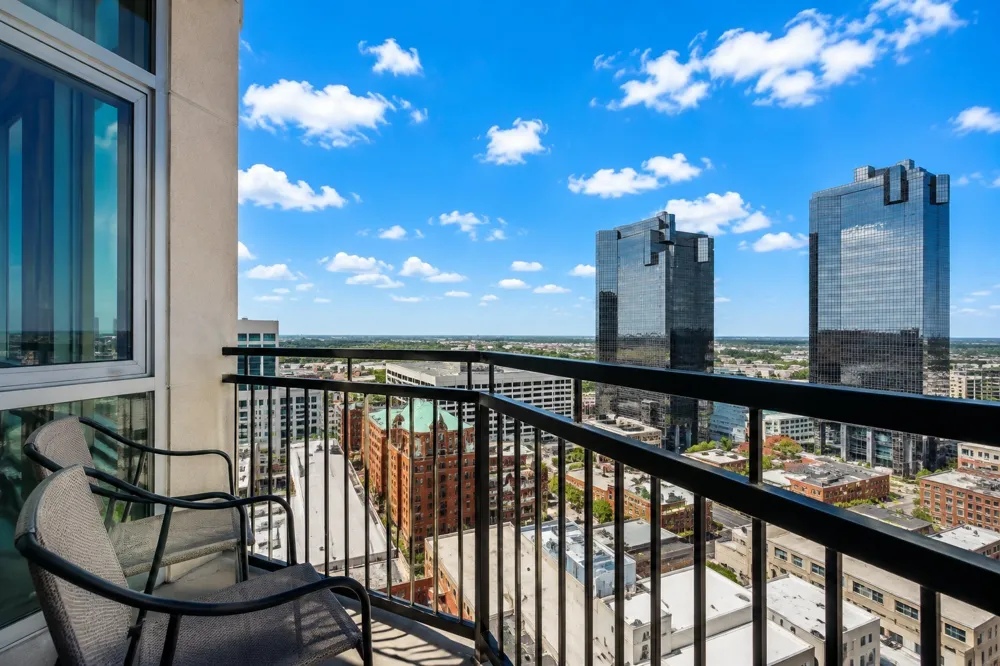 500 Throckmorton Street #2202 Fort Worth, TX 76102