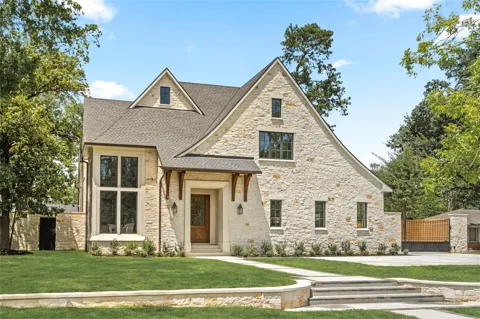 521 Trails End Street