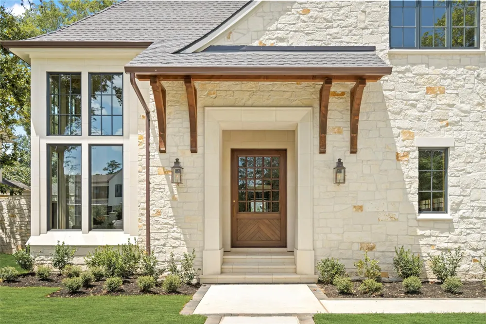 521 Trails End Street Houston, TX 77024