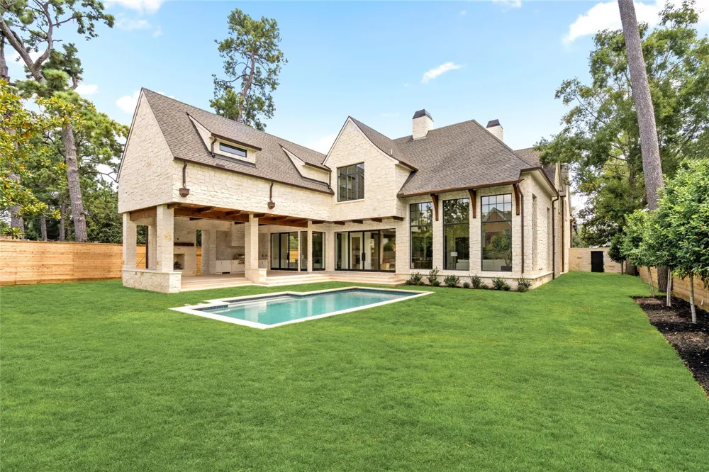 521 Trails End Street Houston, TX 77024