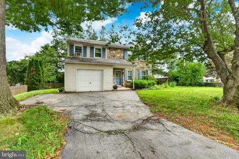 618 CREEKSIDE LANE