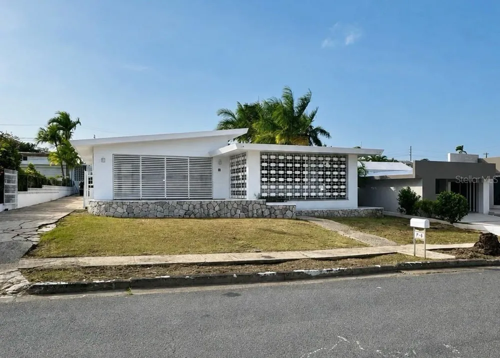F-6 CALLE GENOVA #F-6 Guaynabo, PR 00966