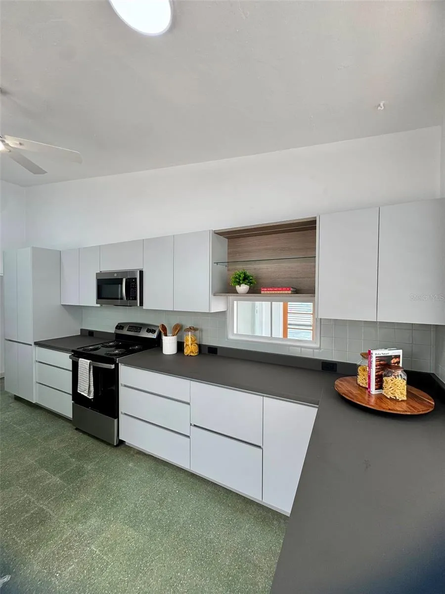 F-6 CALLE GENOVA #F-6 Guaynabo, PR 00966