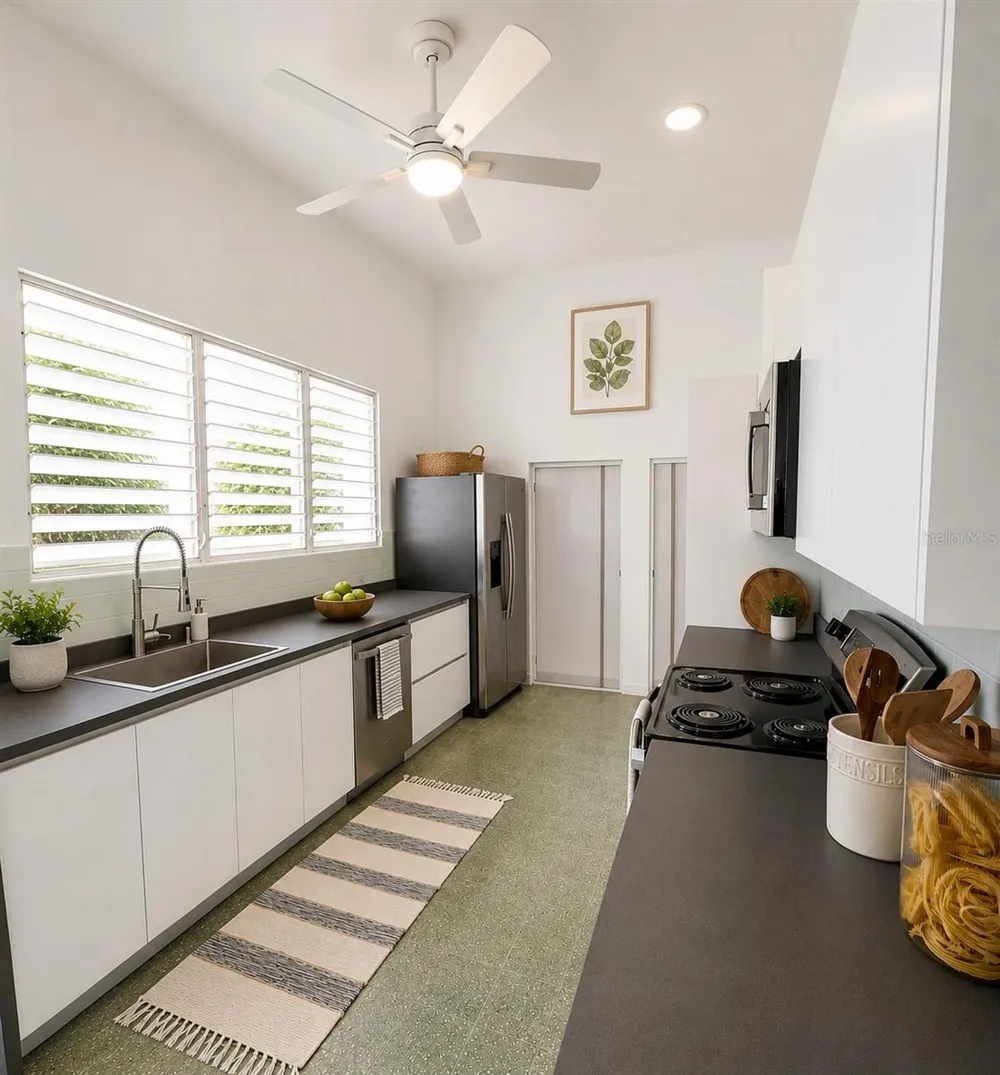F-6 CALLE GENOVA #F-6 Guaynabo, PR 00966