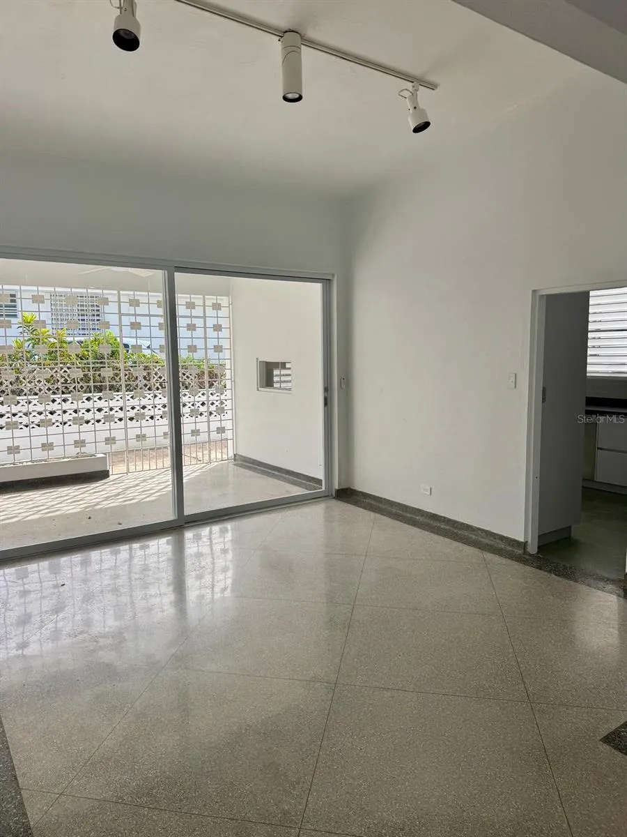 F-6 CALLE GENOVA #F-6 Guaynabo, PR 00966