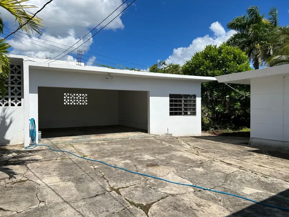 F-6 CALLE GENOVA #F-6 Guaynabo, PR 00966