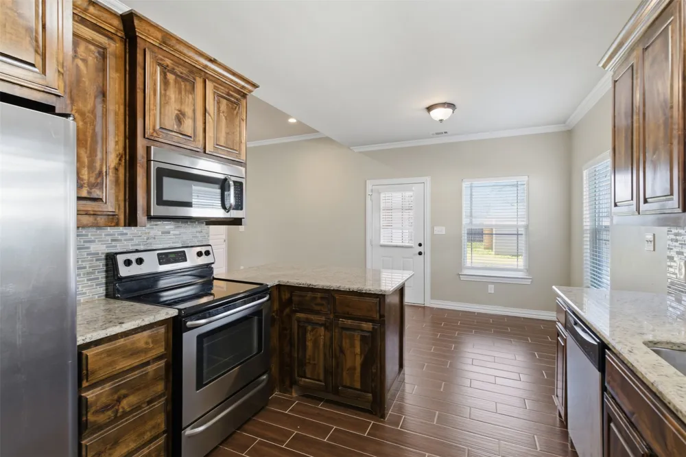 1524 S Montgomery Street Sherman, TX 75090